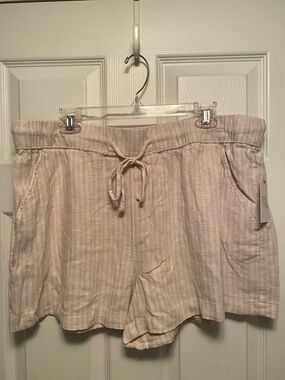 Time and Tru Beige Stripe Pull On Linen Shorts…size XXL (20)